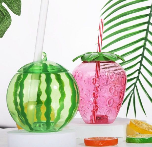 カスタマイズされたプラスチック果物形カップとストロー 可愛いミルクティーカップ ポータブルジュースボトル