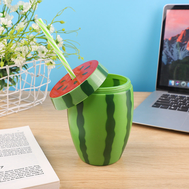 カスタマイズされたプラスチック果物形カップとストロー 可愛いミルクティーカップ ポータブルジュースボトル